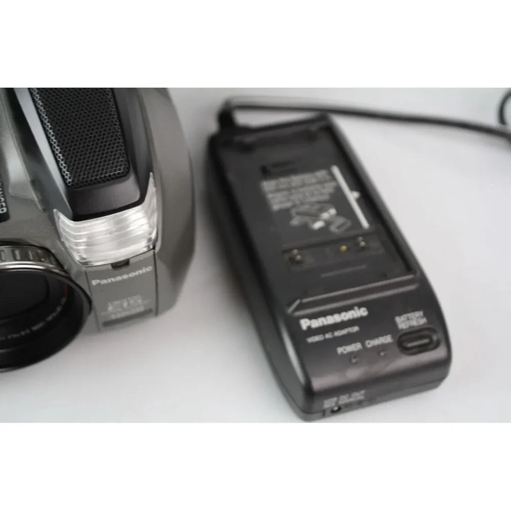 Panasonic PV-L650D Palmsight VHS-C Analog Camera Camcorder Palmcorder TESTED